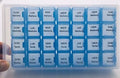 Spanish 7 Day Four Times a Day Weekly Pill Planner Organizer - Large Compartment Pill Boxes Store medications for Entire Week. Cuatro veces al día Durante UNA semana.