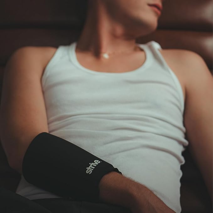 Strive Hot & Cold Therapy Flexible Ice Pack Compression Sleeve Reusable Gel Pack for Injury Cold Wrap for Knee Calf Elbow