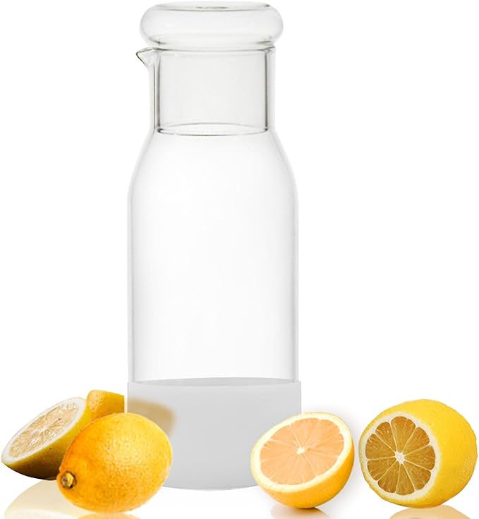 hjn Small Glass Pitcher Glass Water Carafe with Cup Lid, Fridge Water Jug Cold or Hot Beverages, Iced Tea, Milk, Juice 830ml/28oz & clear cup lid (Glass Pitcher-Clear cup lid)