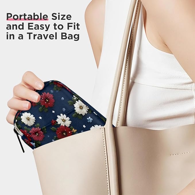 Blue Daisy Flowers Pill Case Everyday Travel, 7 Day Weekly Medicine Pill Box Compact Portable Pills Bottle Organizer with Zipper for Daily Vitamin Medicine Holder Bottle Organizers Bag