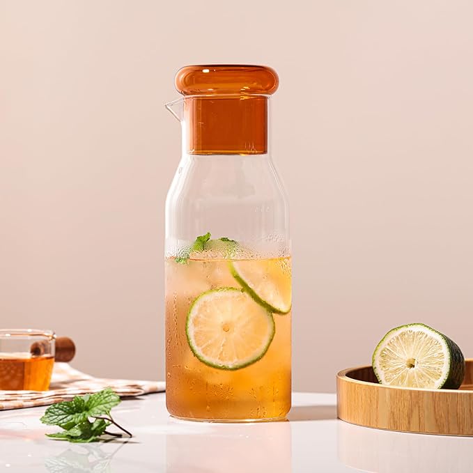 hjn Glass Pitcher Glass Water Carafe with Cup Lid, Fridge Water Jug Cold or Hot Beverages, Iced Tea, Milk, Juice 830ml/28oz & clear cup lid (Glass Pitcher-Yellow cup lid)