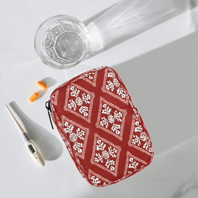 Boho Plaid Pattern Pill Case Everyday Travel, 7 Day Weekly Medicine Pill Box Compact Portable Pills Bottle Organizer with Zipper for Daily Vitamin Medicine Holder Bottle Organizers Bag