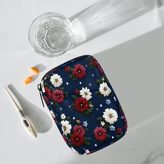 Blue Daisy Flowers Pill Case Everyday Travel, 7 Day Weekly Medicine Pill Box Compact Portable Pills Bottle Organizer with Zipper for Daily Vitamin Medicine Holder Bottle Organizers Bag