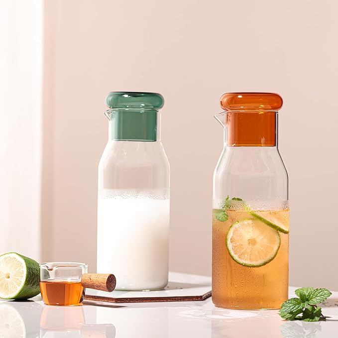 hjn Glass Pitcher Water Carafe with Cup Lid, Fridge Water Jug Cold or Hot Beverages, Iced Tea, Milk, Juice 830ml/28oz & clear cup lid (Glass Pitcher-Green cup lid)