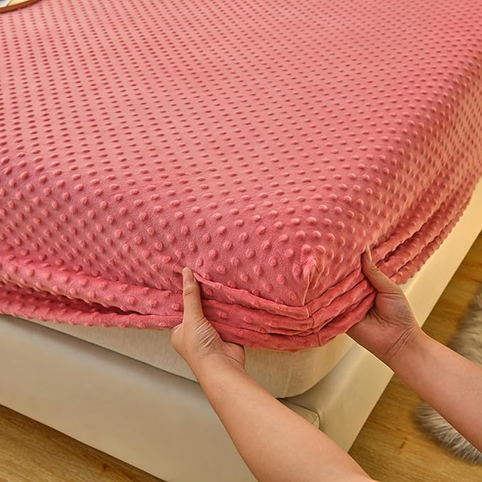 ZIQINPSQ Coral Velvet Fitted Sheet-Thickened Cold-Resistant and Warm Bed Sheets-Soft Velvet Fleece Fitted Sheets with-Elastic All Around. (LightCoral, Twin)