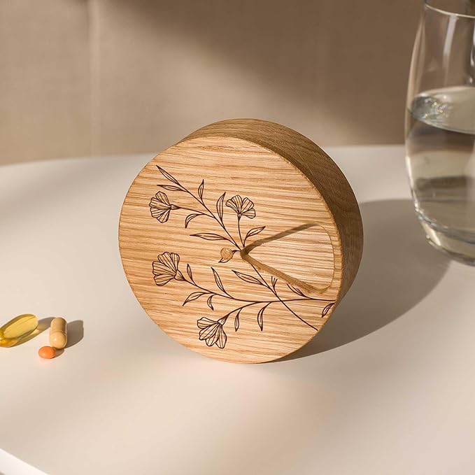 Makety Wooden Weekly Pill Organizer - 7 Day Round Pill Box with Magnetic Lid, Compact Travel Medicine Holder - Natural Oak Wood