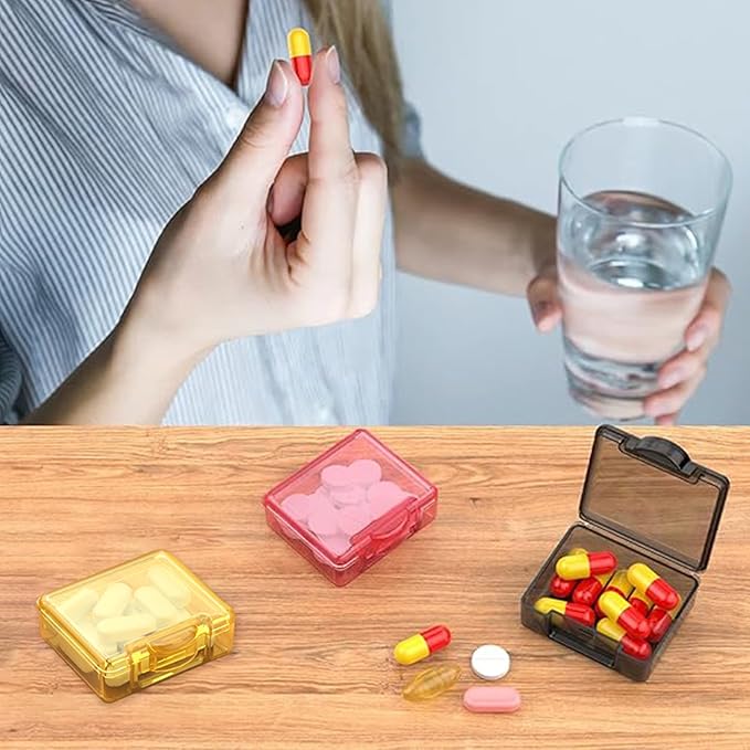 Small Pill Case Travel Pill Box Cute Pill Organizer for Purse Portable Daily Medicine Organizer 1 Compartment Pill Holder for Vitamins, Fish Oil, Supplements
