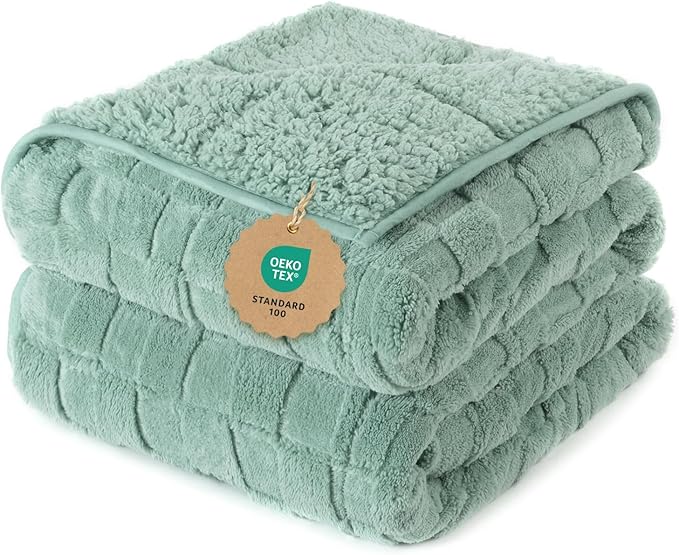 Kivik Weighted Blanket for Adult, 20 lbs Checkered Throw Blankets, Soft Dual Sided Heavy Fleece Checkerboard Blanket for Couch Sofa Bed, Queen Size 60 x 80 Inches, Sage Green