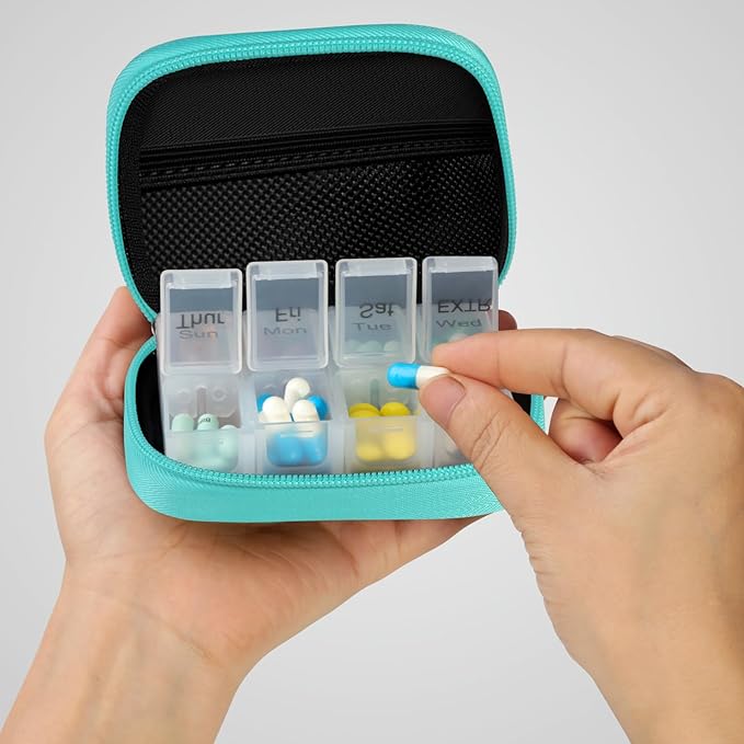 Pill Case Weekly Travel Pill Organizer for Purse with Removable 7 Day Pill Box Premium Neoprene Pill Container for Travel Purse Accessory, Vitamin, Supplement, Small Pieces Arrangement-Green