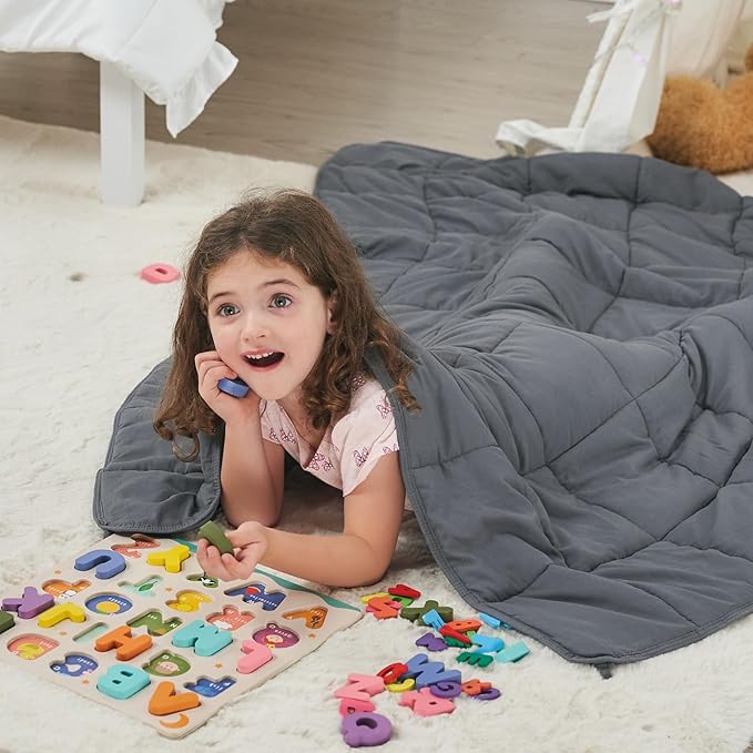 Weighted Blanket Kids 3lbs, 36"x48", Cooling Heavy Throw Blanket for 20-40lbs, Microfiber Soft Thick Big Blankets Weighted Comforter Breathable Gift for Sleeping, Grey