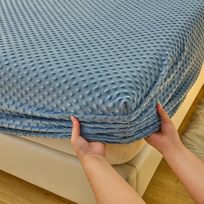 ZIQINPSQ Coral Velvet Fitted Sheet-Thickened Cold-Resistant and Warm Bed Sheets-Soft Velvet Fleece Fitted Sheets with-Elastic All Around. (LightBLue, Twin XL)