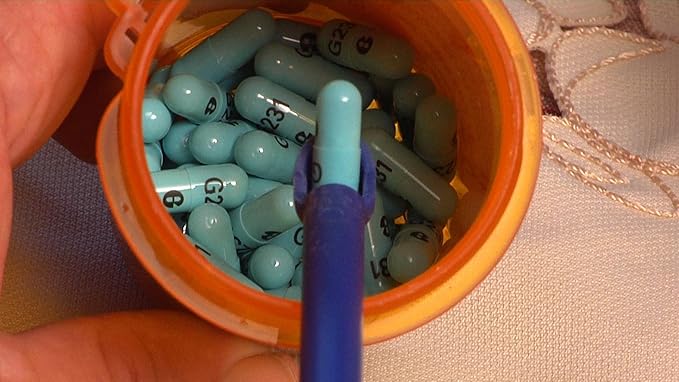 PillSpoonZ - 2 Sided Spoon Scoops Out Any Size Pills, Vitamins, Medication, Prescription Drugs, Supplements, Tablets from The Bottle