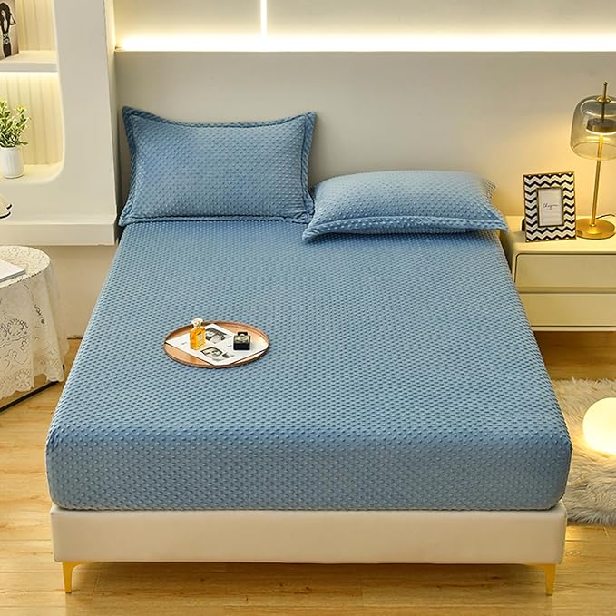 ZIQINPSQ Coral Velvet Fitted Sheet-Thickened Cold-Resistant and Warm Bed Sheets-Soft Velvet Fleece Fitted Sheets with-Elastic All Around. (LightBLue, Twin XL)