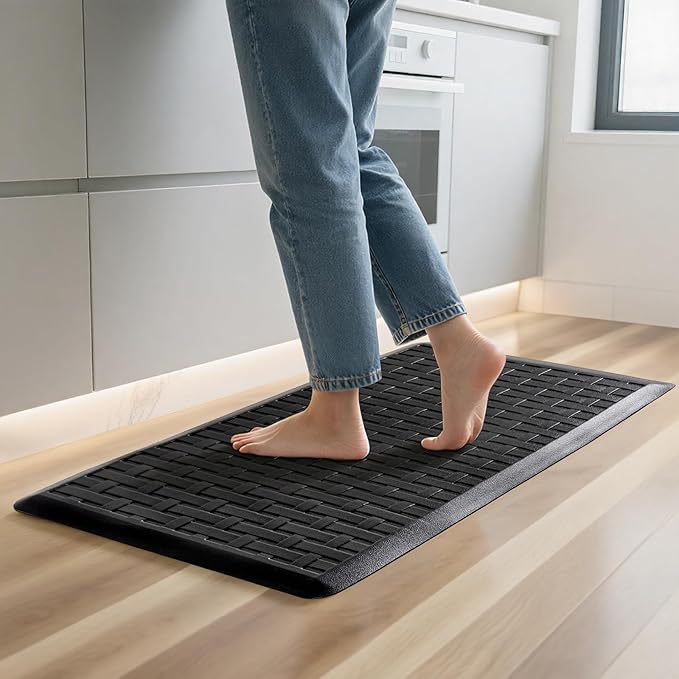 UKISS Kitchen Rugs ，Waterproof Kitchen Mats ，Cushioned Anti Fatigue Kitchen Mat for Floor, Non-Slip Comfort Foam Standing Mat for Kitchen, Floor Home, Office, Sink, Laundry (Black, 17.3"x28")