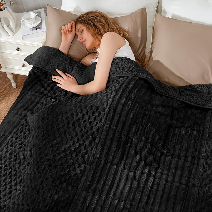 Uttermara Fleece Weighted Blanket for Adults King Size 15lbs, Soft Sherpa Weighted Blankets for Sleeping and Calming, Fuzzy Heavy Blanket for Bed and Couch, 80 x 87 Inches, Black
