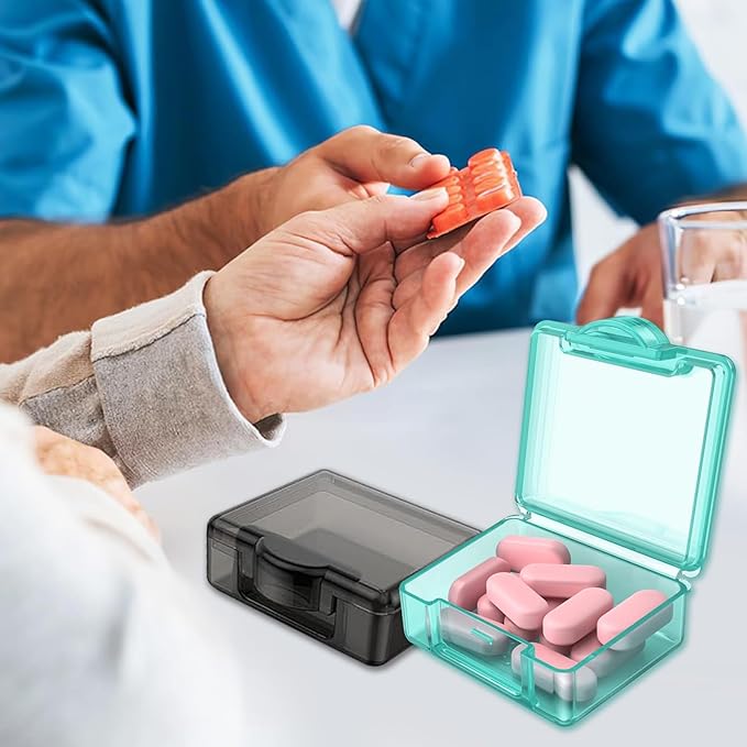 Small Pill Case Travel Pill Box Cute Pill Organizer for Purse Portable Daily Medicine Organizer 1 Compartment Pill Holder for Vitamins, Fish Oil, Supplements