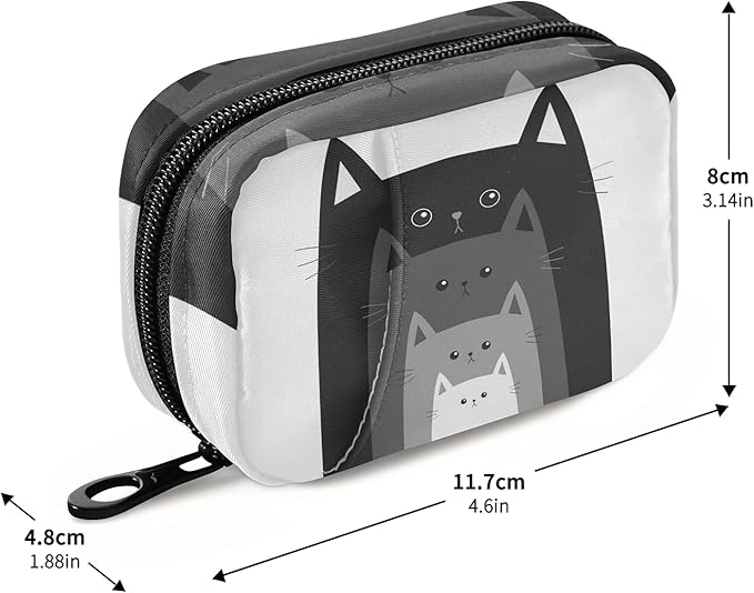 Naanle Funny Cats in Row Pill Box 7 Day Pill Case Travel Pill Organizer Bag with Zipper Portable Weekly Case Compact Size for Vitamin Supplement Holder