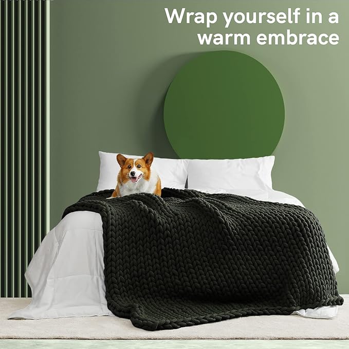 YnM Weighted Blanket, Handmade Chunky Knitted Design, Soft and Cozy, Temperature Regulating and Breathable, Machine Washable Throw for Sleep or Home Decor (Forest Green, 50x60 Inch, 10lbs)
