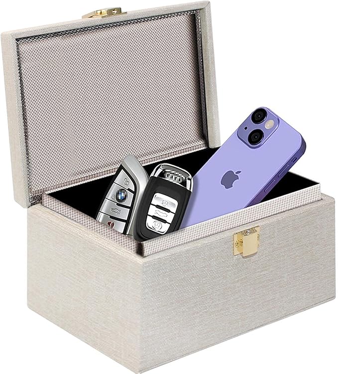 JXE JXO Faraday Box for Car Keys, RFID Key Fob Protector, Car Key Signal Blocker, RFID Signal Blocking Case Shielding Pouch PU Leather Car Key Wallet Case （Beige）