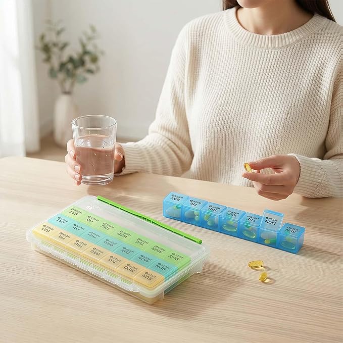 BUG HULL Monthly Pill Organizer, Moisture-Proof Large 28 Days Pill Box with Removable 4 Weeks Pill Case Rows, Medicine Pills Organizers, Travel Pill Organizer with One Month Pill Container-Light Black