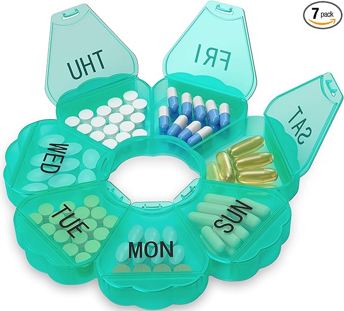 𝐖𝐞𝐞𝐤𝐥𝐲 𝐏𝐢𝐥𝐥 𝐎𝐫𝐠𝐚𝐧𝐢𝐳𝐞𝐫, Thinned and Enlarged 7 Day Pill Organizer, Cute Daily Pill Box with Large Compartment for Travel, Pill Container for Medication, Vitamin, Supplements(Green)