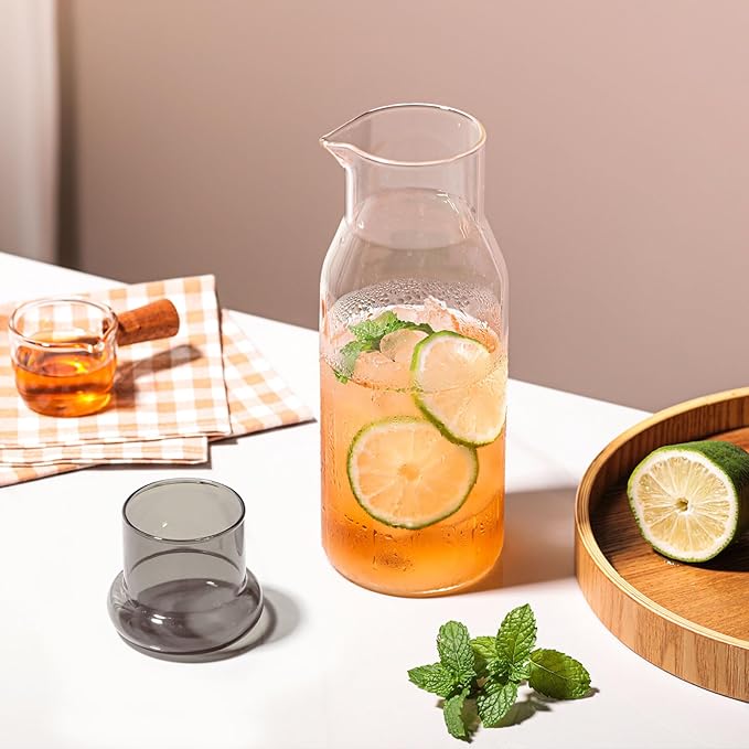 hjn Glass Pitcher Glass Water Carafe with Cup Lid, Fridge Water Jug Cold or Hot Beverages, Iced Tea, Milk, Juice 830ml/28oz & clear cup lid (Glass Pitcher-Gray cup lid)