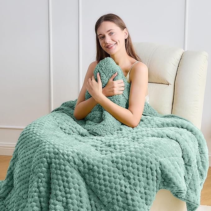 Wemore Fleece Weighted Blanket for Adults (80" x 87" 15lbs, Green), Dual Sided Cozy Soft Sherpa Heavy Blanket, 3D Imitation Turtle Shell Warm Jacquard Flannel Weighted Blankets for Couch and Bed