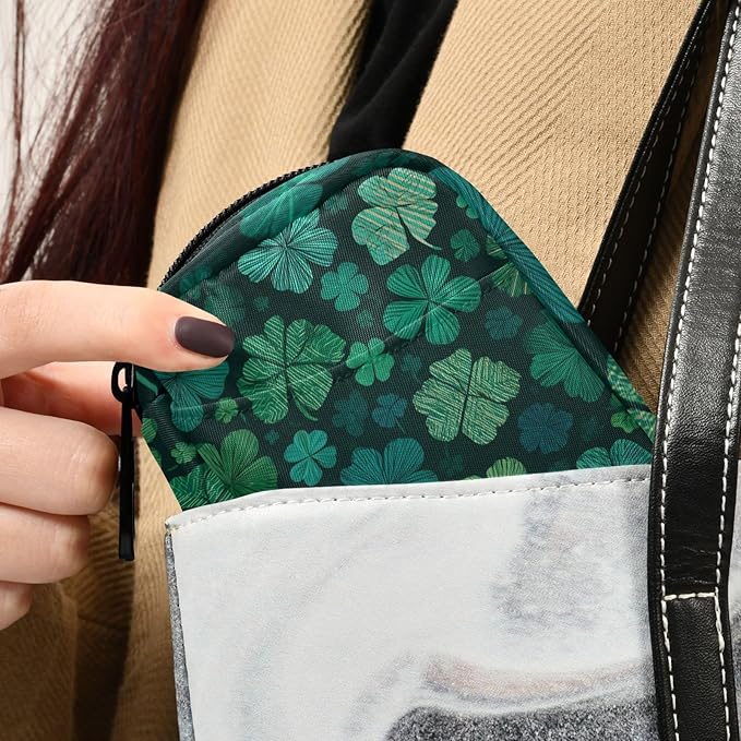 Green Vintage St Patrick's Day Clover Travel Pill Organizer Case Box Container Weekly Portable Vitamin Medicine Holder Storage Bag with Zipper Removable