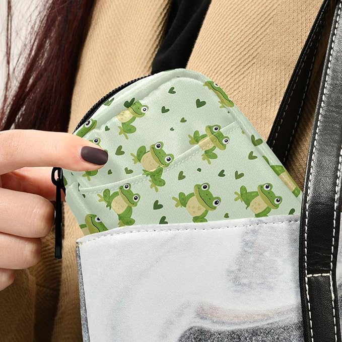 Fustylead Cute Green Happy Frog and Hearts Travel Pill Organizer Bag with Zipper Small Pill Box 7 Day Pill Case for Purse Storage Weekly Vitamin Medicine Supplement