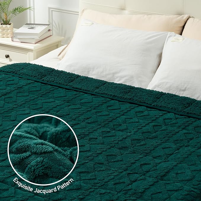 Wemore Weighted Blanket for Adults Twin Size 15 lbs, Dual Sided Soft Fuzzy Jacquard Sherpa Weighted Blankets for Sleeping, Cozy Fluffy Knitted Heavy Blanket for Couch Bed, Green, 60 x 80 inches