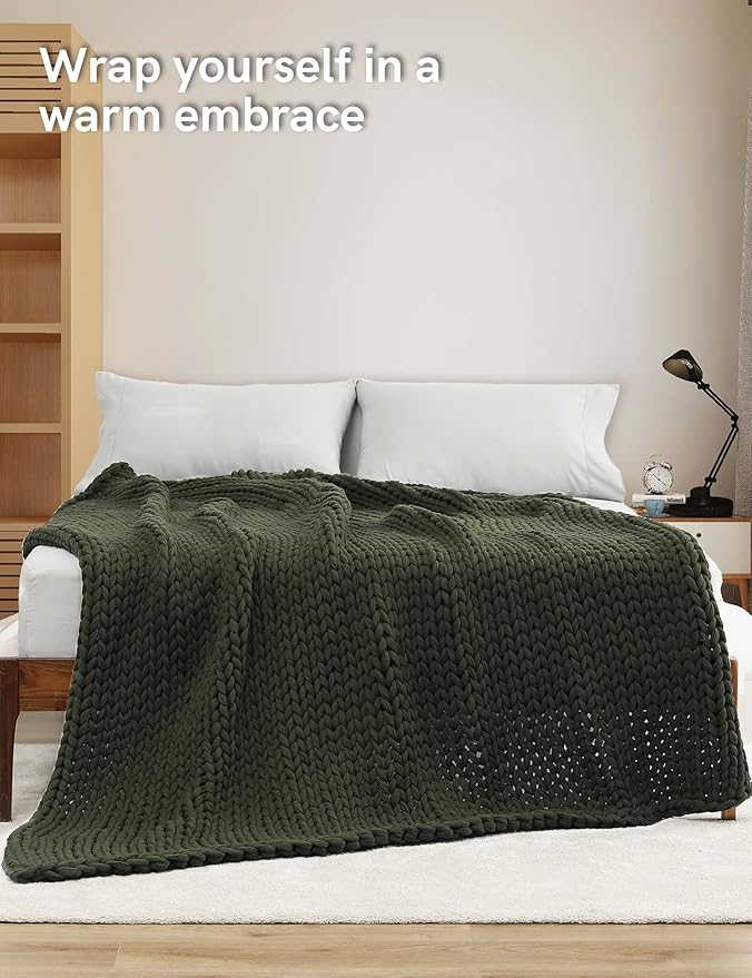 YnM Cotton Weighted Blanket, Handmade Chunky Knitted Design, Soft and Cozy, Temperature Regulating and Breathable, Machine Washable Throw for Sleep or Home Decor (Pine Green, 50x60 Inch, 15lbs)