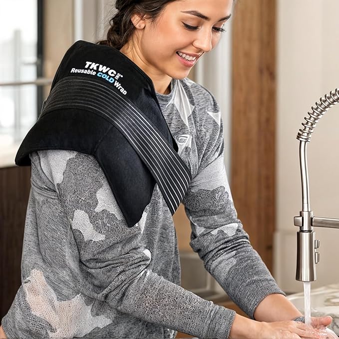 Oversize Universal Flexible Gel Cold Wrap - Ice Pack With 2 Straps for Instant Therapy Relief, Back, Shoulder, Elbow, Wrist, Hip, Foot Compress for Swelling, Pain, Sprains & Aches (Black)
