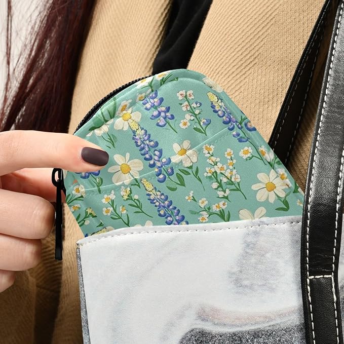 Cute Green Bluebonnet and Daisies Cute Pill Organizer Weekly Travel Pill Box 7 Day Large Capacity Pill Dispenser Case with 8 Pill Container Daily Pill Box Organizer Vitamin Holder Pill Bottle