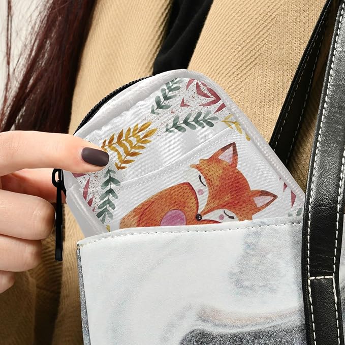 Fox Holding Heart Pill Box 7 Day Pill Case Bag Travel Pill Organizer Bag with Zipper Pill Bag Portable Weekly Case Compact Size for Vitamin Supplement Holder