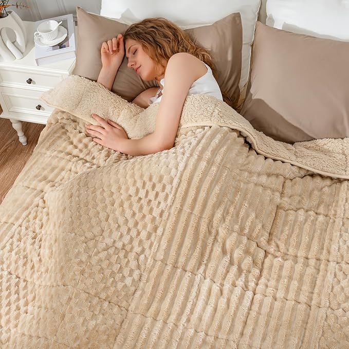 Uttermara Fleece Weighted Blanket for Adults Queen Size 15lbs, Soft Sherpa Weighted Blankets for Sleeping and Calming, Fuzzy Heavy Blanket for Bed and Couch, 60 x 80 Inches, Light Brown