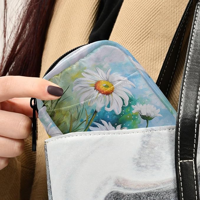 Fustylead Vibrant White Daisy Flowers Oil Painting Travel Pill Organizer Case Zipper for Purse with Removable Weekly Pill Box for Medicine, Vitamin, Supplement Medicine Organizer