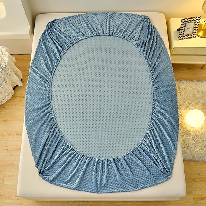 ZIQINPSQ Coral Velvet Fitted Sheet-Thickened Cold-Resistant and Warm Bed Sheets-Soft Velvet Fleece Fitted Sheets with-Elastic All Around. (LightBLue, Twin XL)