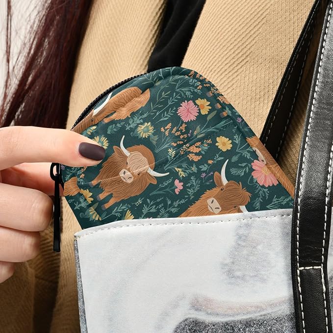 Fustylead Cute Shaggy Highland Cows on Meadow Pill Organizer Travel Bag, Small Portable Pill Case Cute for Vitamin Fish Oil Supplements Medicine Organizer with Zipper