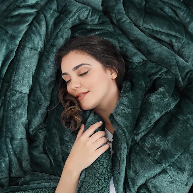Aemicion Plush Sherpa Weighted Blanket Queen Size 15lbs - Soft Cozy Fleece Heavy Weighted Blanket, Breathable and Washable -Gift for Women Men-Green