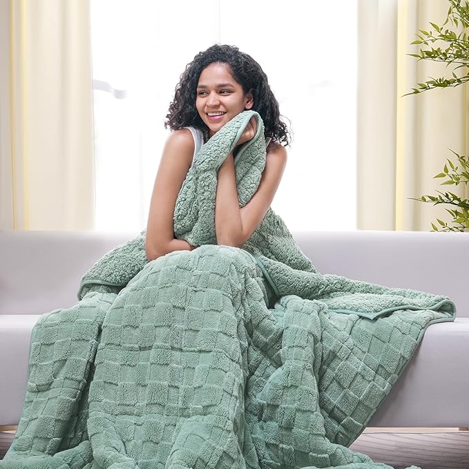 Drewin Weighted Blanket Full Size 15 Pounds, Ultra-Soft Fluffy Jacquard Sherpa Weighted Blankets for Couch Bed, Cozy Heavy Blanket for Winter, 48 x 72 inches, Sage Green