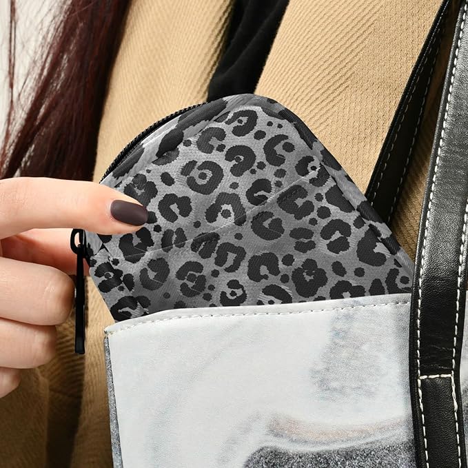 Pill Box Leopard Print 7 Day Pill Case Travel Pill Organizer Bag with Zipper Portable Weekly Vitamin Medicine Supplement Holder Pouch Bag