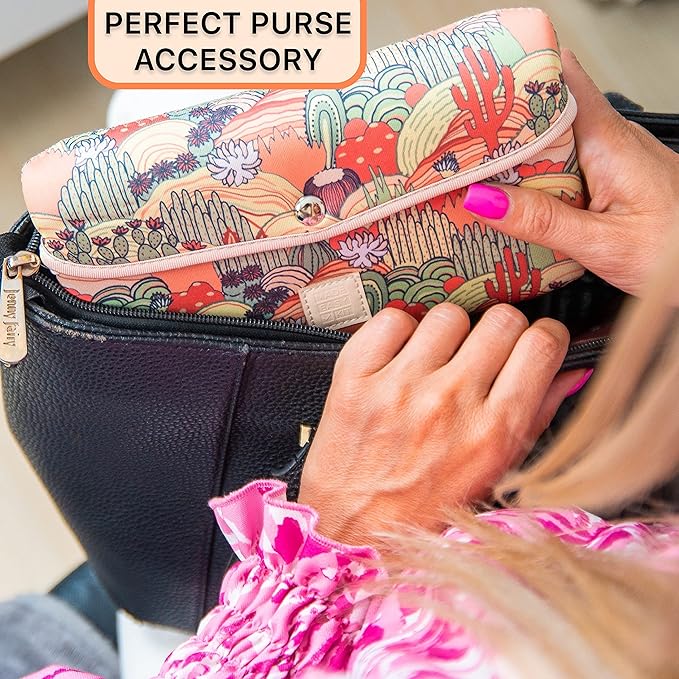 Made Easy Kit Pill Case Large 7-Day / 28 Compartments in Neoprene Carrier with Storage Pill Box in Daily in Morn, NOON, EVE, Bed a Weekly Vitamin, Medicine, Capsule Organization (Khaki Desert Cactus)