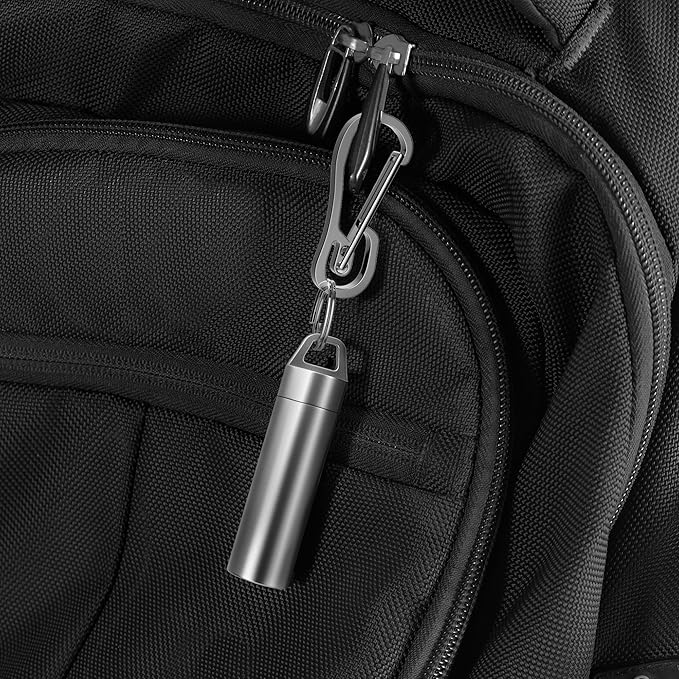 Small Pill Case, Portable Metal Pill Holder Keychain Waterproof Pill Box Container Mini Stainless Steel Pill Organizer for Travel Purse Pocket